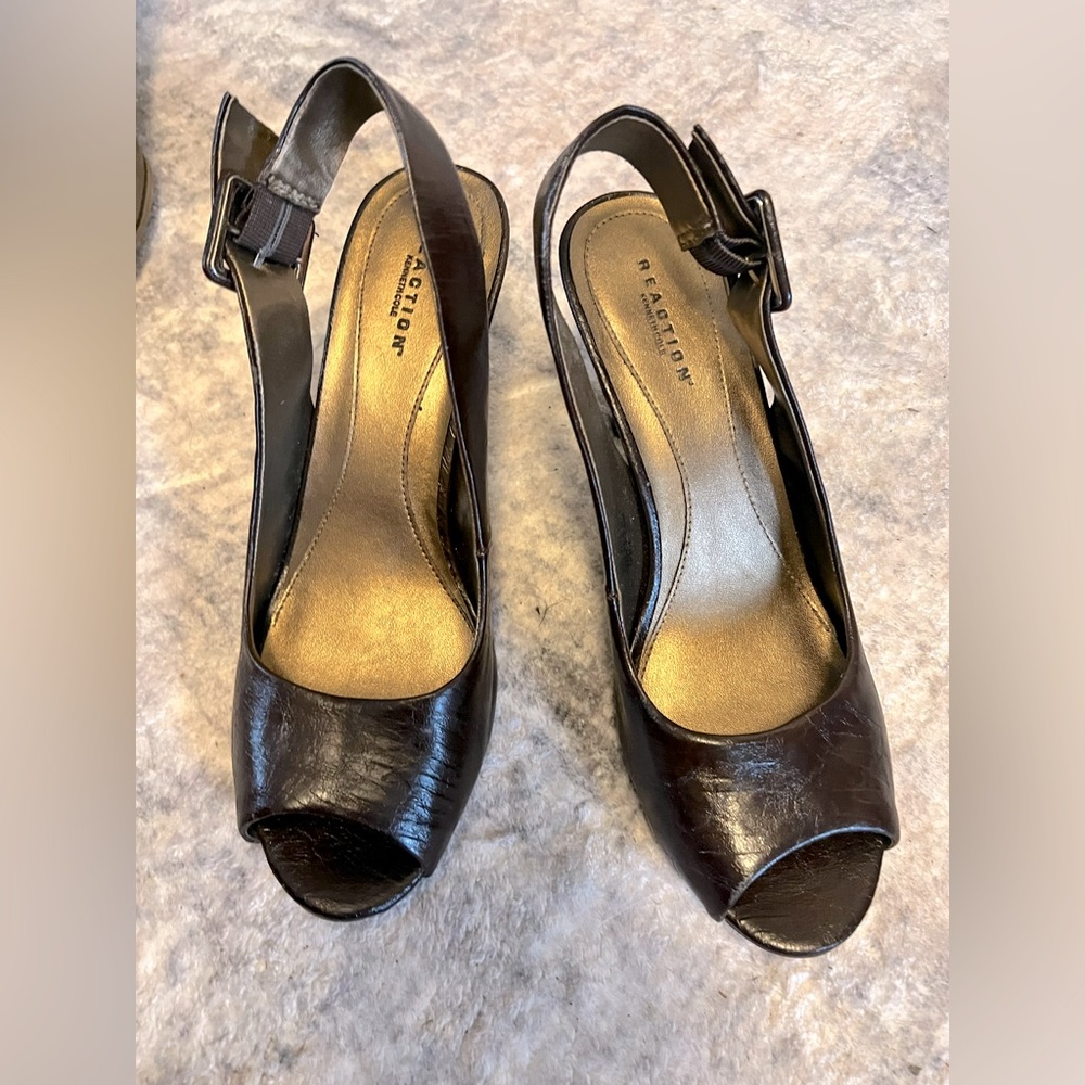 Kenneth Cole Reaction - peep toe - size 10 women’s